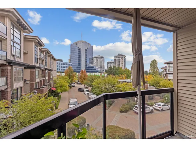 329 10838 CITY PARKWAY, Surrey, British Columbia V3T5X9