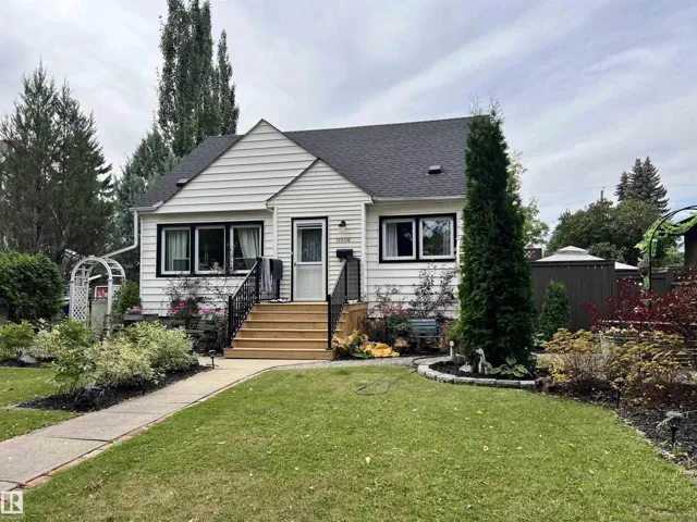 11908 131 ST NW NW, Edmonton, Alberta T5L1M4