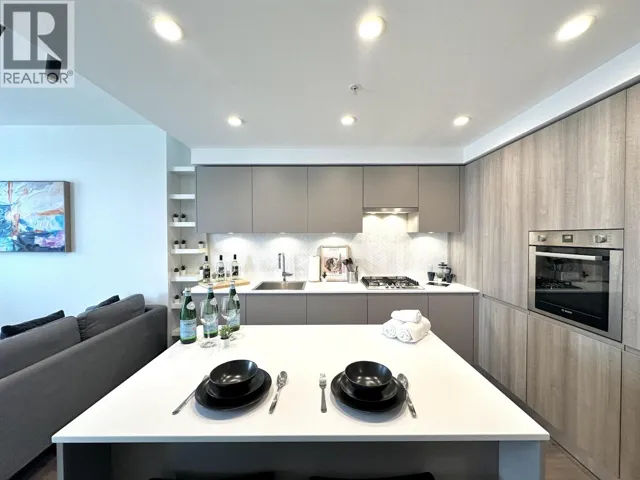 2511 3833 EVERGREEN PLACE, Burnaby, British Columbia V3J0M2