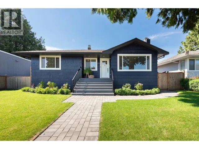 205 E DURHAM STREET, New Westminster, British Columbia V3L4J2