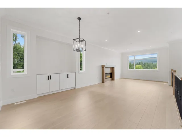 33664 DEWDNEY TRUNK ROAD, Mission, British Columbia V2V6Y4