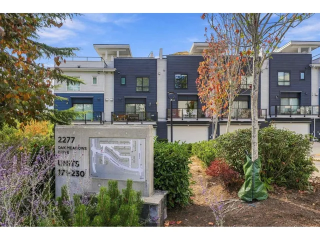 202 2277 OAK MEADOWS DRIVE, Surrey, British Columbia V3Z0W6