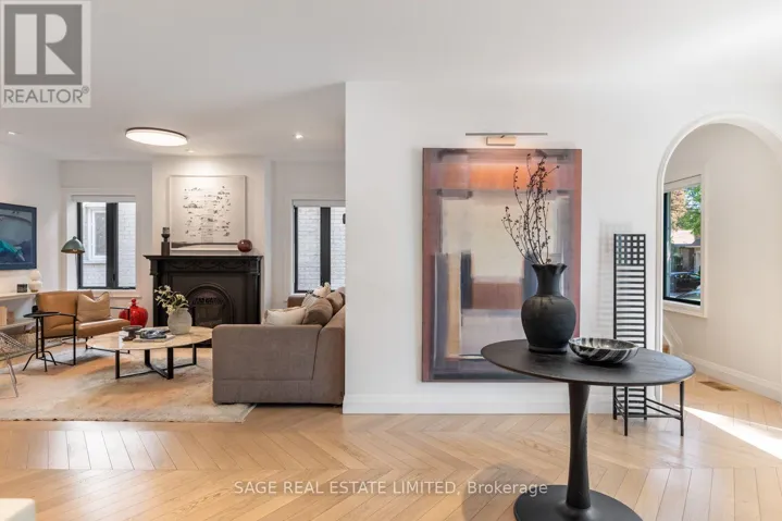 6 WESTROSE AVENUE, Toronto (Kingsway South), Ontario M8X2A1