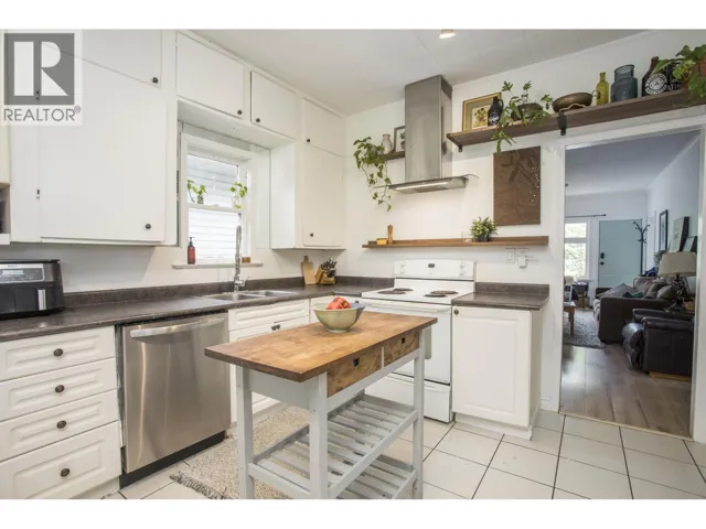 1976 WARWICK AVENUE, Port Coquitlam, British Columbia V3C1L6