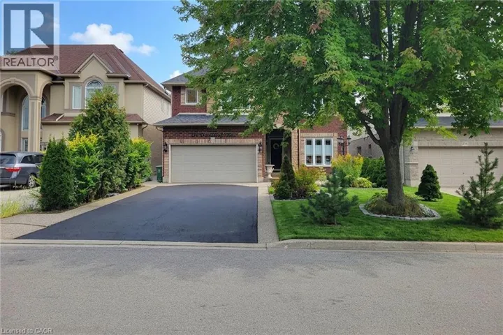 214 CLOVERLEAF Drive, Ancaster, Ontario L9K1T4