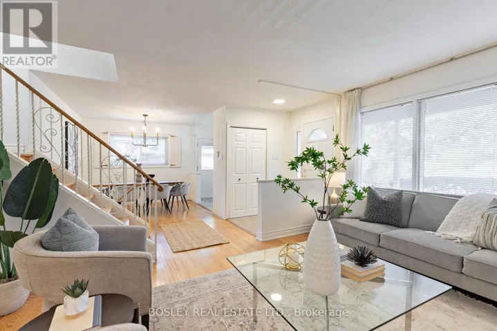 33 ROANOKE ROAD, Toronto (Parkwoods-Donalda), Ontario M3A1G1