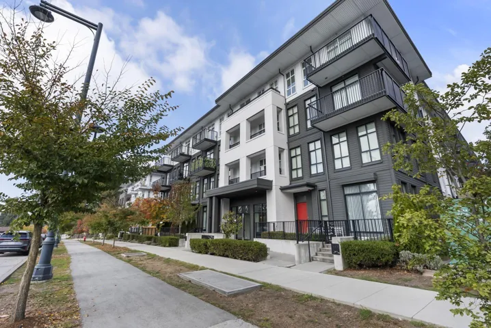 216 13933 105 BOULEVARD, Surrey, British Columbia V3T0R6