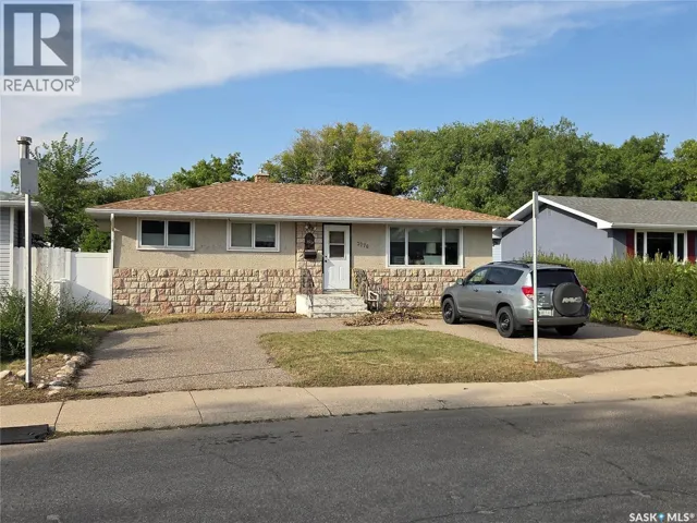2776 Eastview, Saskatoon, Saskatchewan S7J3H5
