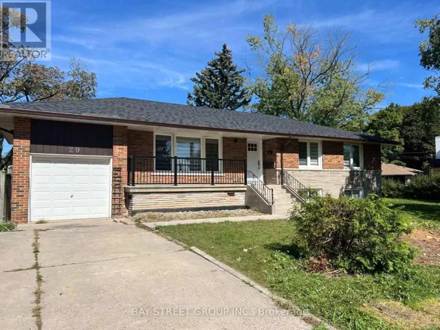 29 HARNISH CRESCENT, Toronto (Newtonbrook East), Ontario M2M2C2