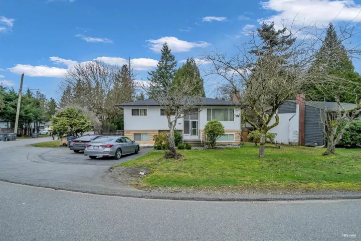 12521 GROVE CRESCENT, Surrey, British Columbia V3V2L6