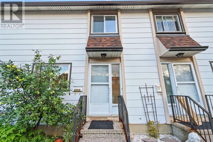 912 B ELMSMERE DRIVE, Ottawa, Ontario K1J7T6