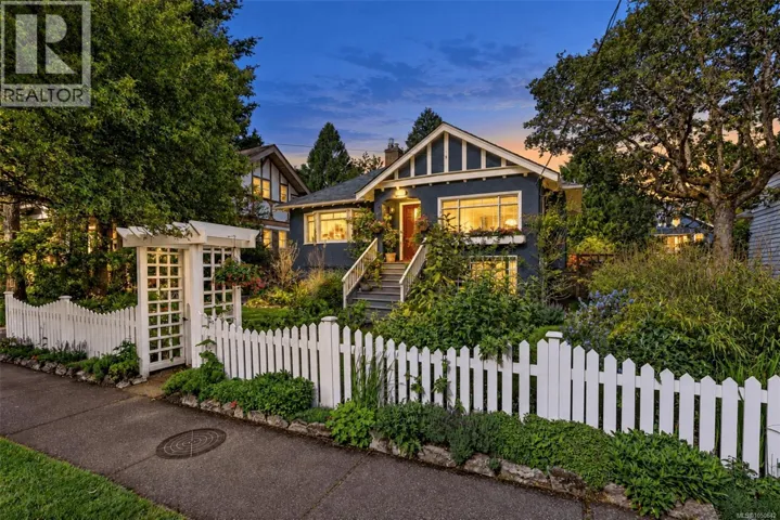 970 Bank St, Victoria, British Columbia V8S4B2