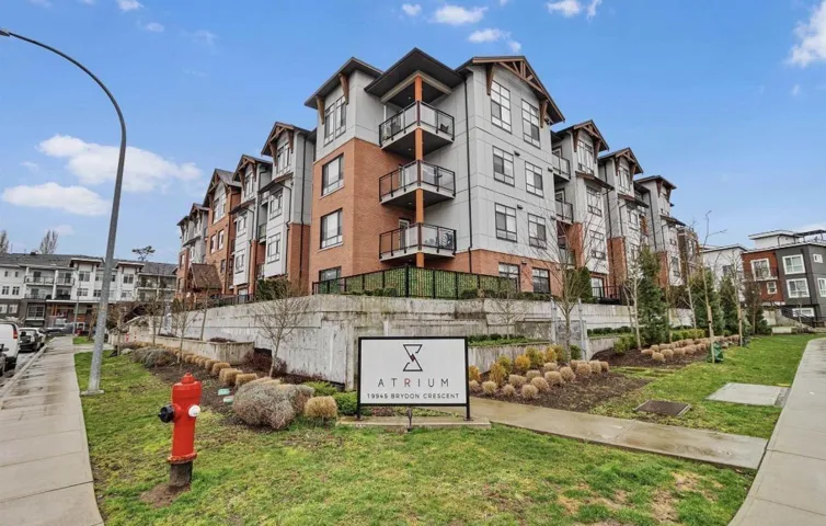 211 19945 BRYDON CRESCENT, Langley, British Columbia V3A0P4