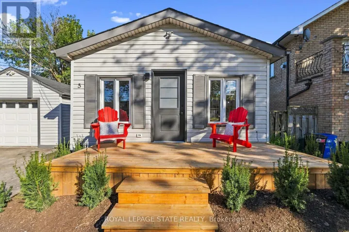 5 HERBERT COURT, Hamilton (Lakeshore), Ontario L8E5A6