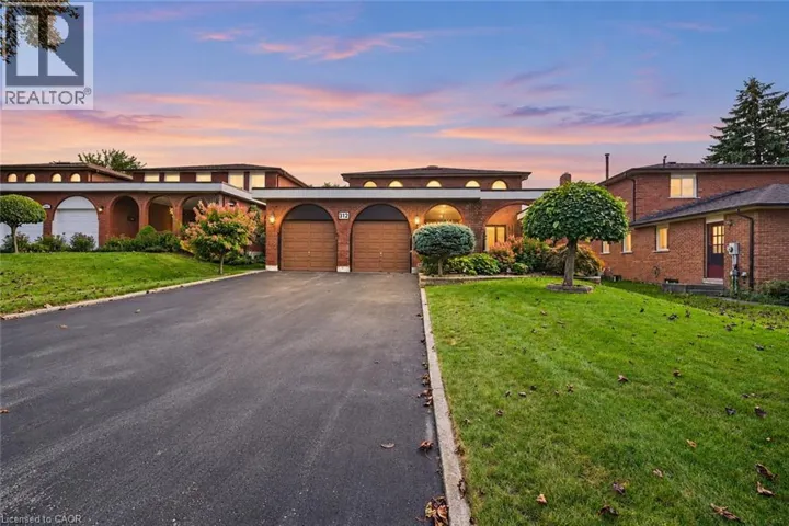 312 HUNTINGWOOD Drive, Oshawa, Ontario L1J7C5
