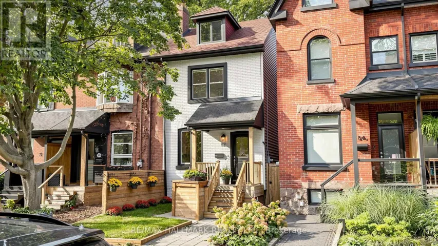 82 CAROLINE AVENUE, Toronto (South Riverdale), Ontario M4M2X7