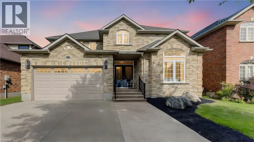 231 HAWKSWOOD Drive, Kitchener, Ontario N2K4J2