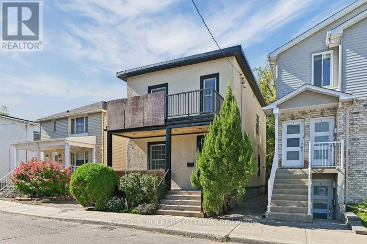 390 WINSTON AVENUE, Ottawa, Ontario K2A1Y5