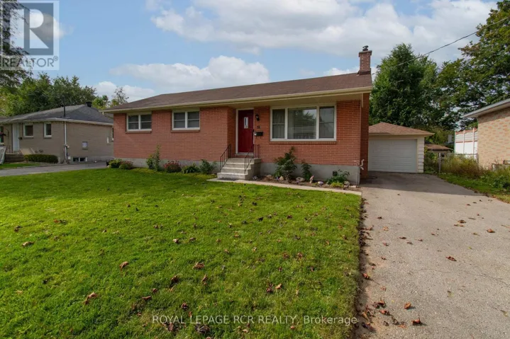 18 OAK STREET, Barrie (Wellington), Ontario L4M3V2