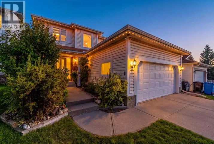 8 Hawkdale Close NW, Calgary, Alberta T3G2V7
