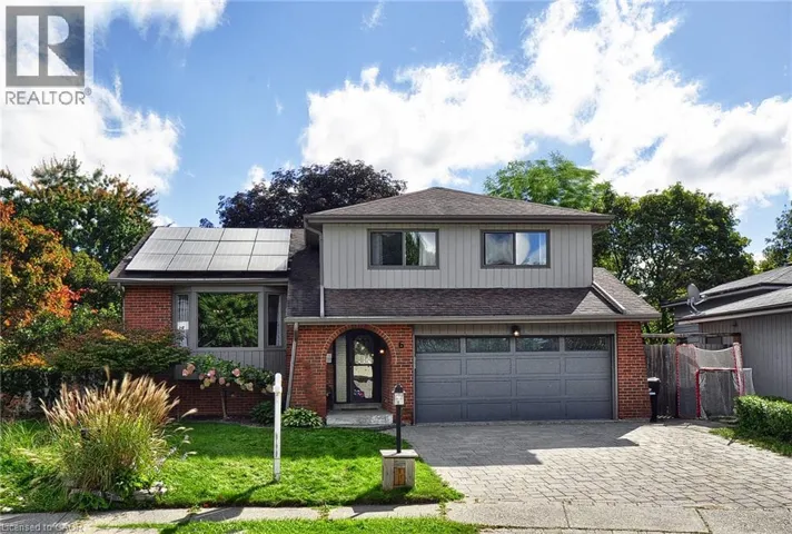 6 CRICKET HOLLOW, Kitchener, Ontario N2N1L6