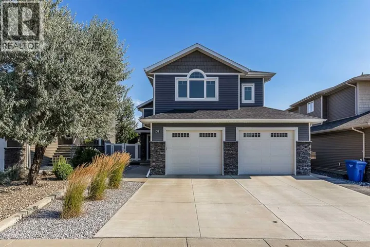 32 Hamptons Crescent SE, Medicine Hat, Alberta T1B0N7