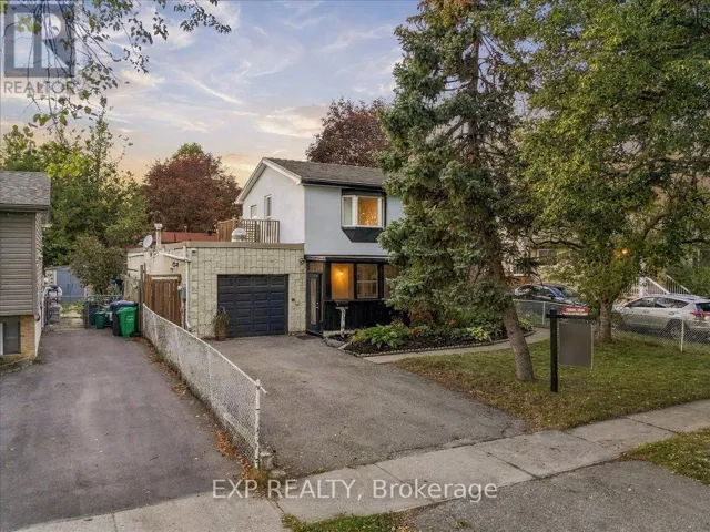 30 HERKLEY DRIVE, Brampton (Madoc), Ontario L6V2E8