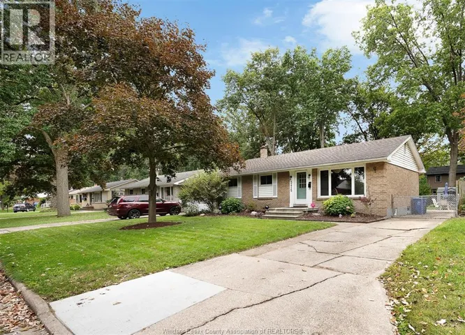 3415 RANDOLPH, Windsor, Ontario N9E3E9