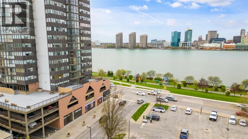515 RIVERSIDE DRIVE West Unit# 104 A, Windsor, Ontario N9A7C3