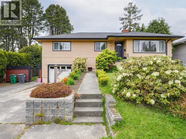 530 Dumeresq St, Saanich, British Columbia V8Z1X2