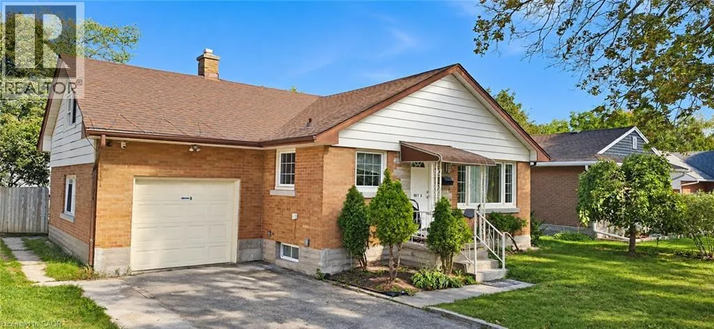 107 ELGIN Crescent, Waterloo, Ontario N2J2S3