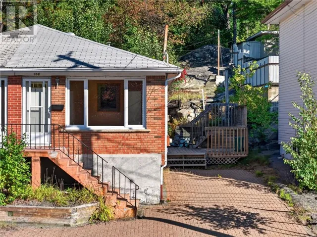 992 Martindale, Sudbury, Ontario P3E4J2