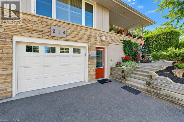 218 FORESTWOOD Drive, Kitchener, Ontario N2N1B9