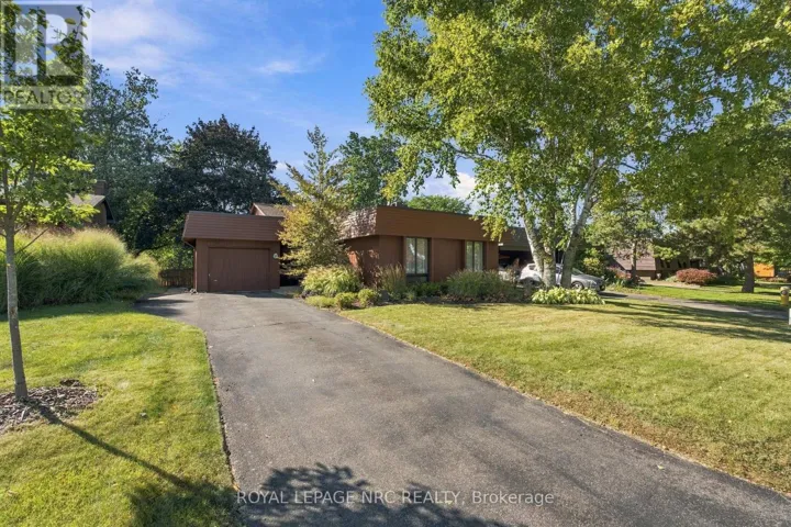 28 THE CEDARS STREET, St. Catharines (Vine/Linwell), Ontario L2M2M8