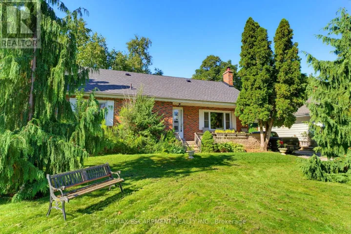 940 HARVEY PLACE, Burlington (LaSalle), Ontario L7T3G1