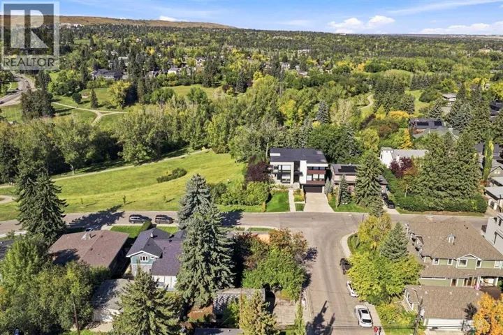 903 25 Avenue NW, Calgary, Alberta T2M2B5