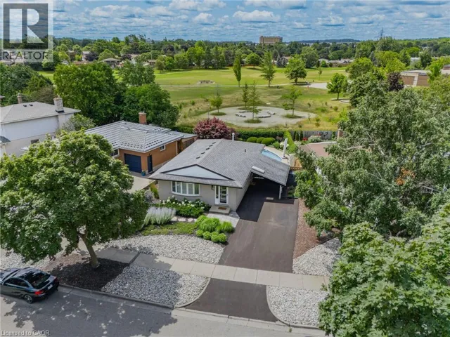 107 LAURENTIAN Drive, Kitchener, Ontario N2E1C3