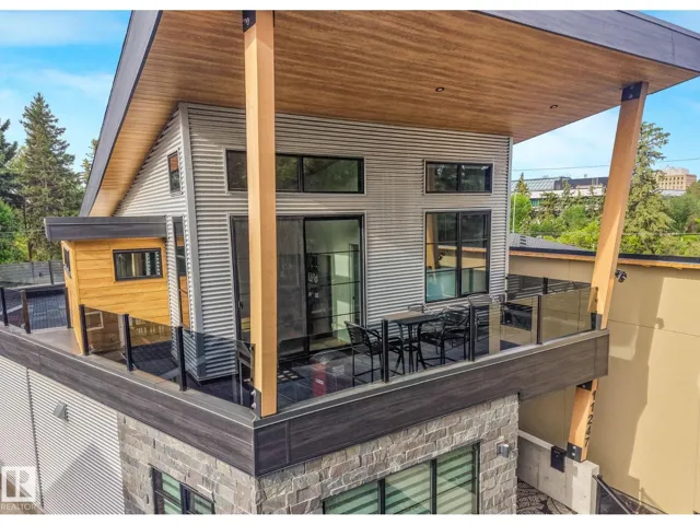 11247 71 AV NW, Edmonton, Alberta T6G0A5