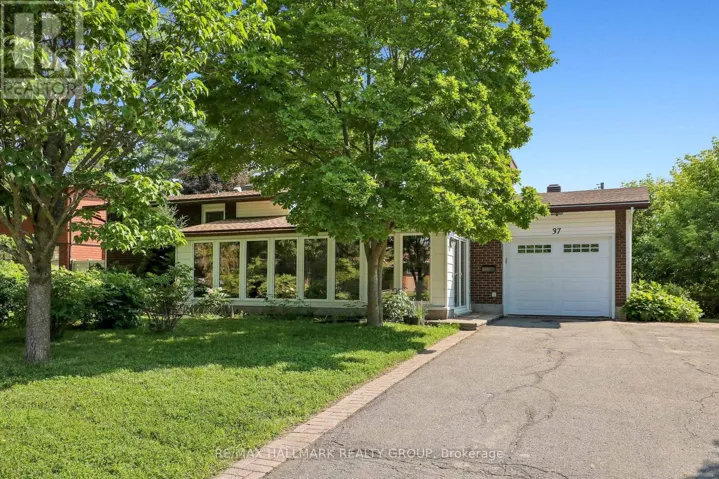 37 LYALL STREET, Ottawa, Ontario K2E5G7