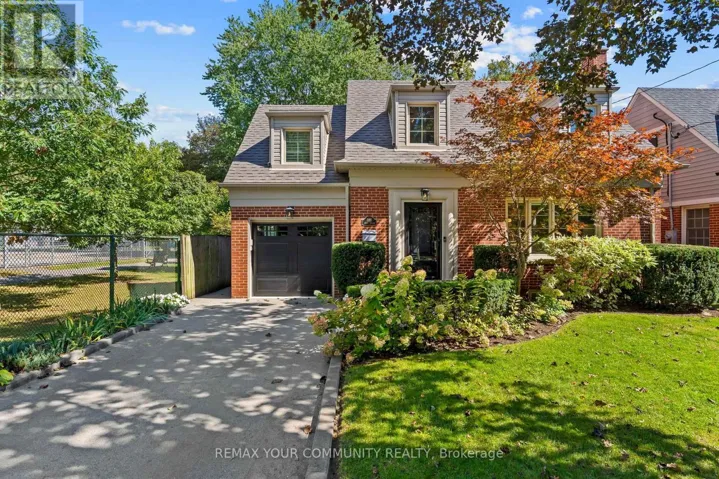 189 PRINCE EDWARD DRIVE S, Toronto (Stonegate-Queensway), Ontario M8Y3X1