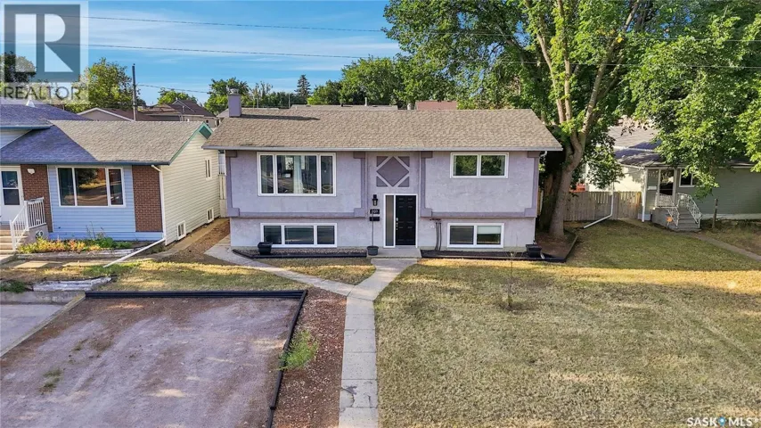 1109 Lillooet STREET W, Moose Jaw, Saskatchewan S6H5A2