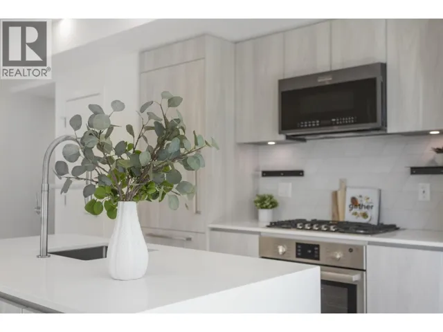 204 3264 VANNESS AVENUE, Vancouver, British Columbia V5R4V3