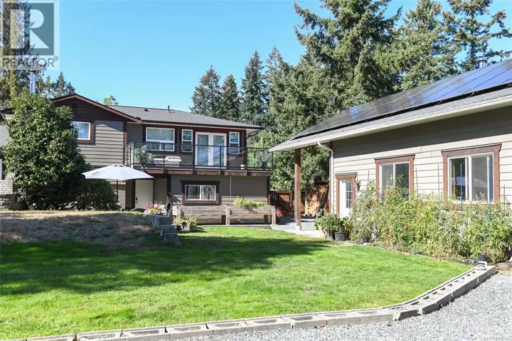 1530 Grayling Dr, Comox, British Columbia V9M3Z7