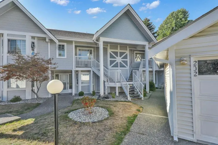 202 9109 154 STREET, Surrey, British Columbia V3R9G8