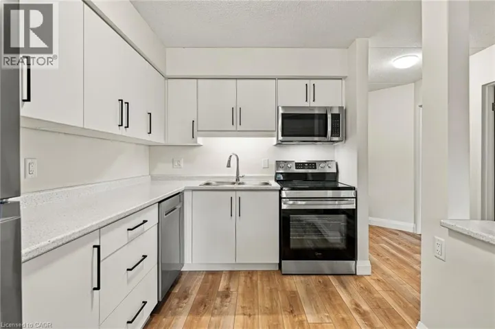 3085 KINGSWAY Drive Unit# 13, Kitchener, Ontario N2C2P2