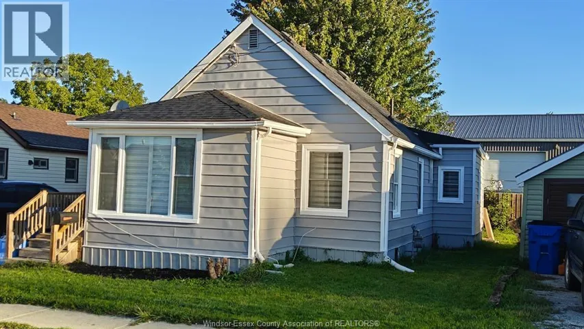 13 WILLS STREET, Wallaceburg, Ontario N8A1A1