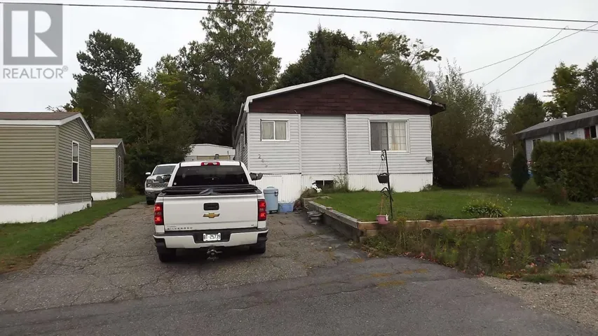 245 Westhill RD, Elliot Lake, Ontario P5A1A9