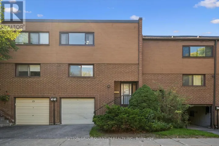 32 - 13 BURNT MEADOWAY, Toronto (Hillcrest Village), Ontario M2H2V2