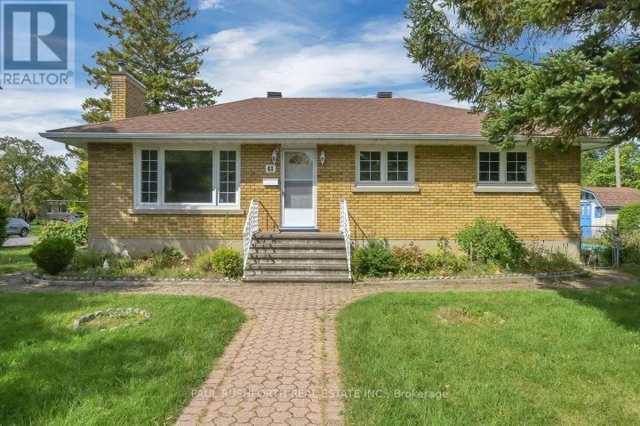 41 CAPILANO DRIVE, Ottawa, Ontario K2E6G3