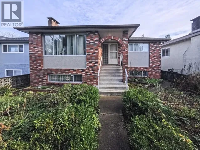 6174 TYNE STREET, Vancouver, British Columbia V5S3L4